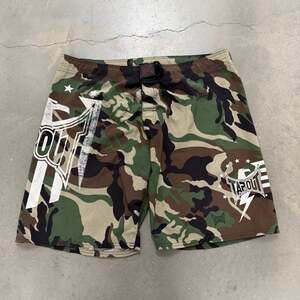 Vintage Tapout Y2K MMA Woodland Camo Board Shorts Size 40